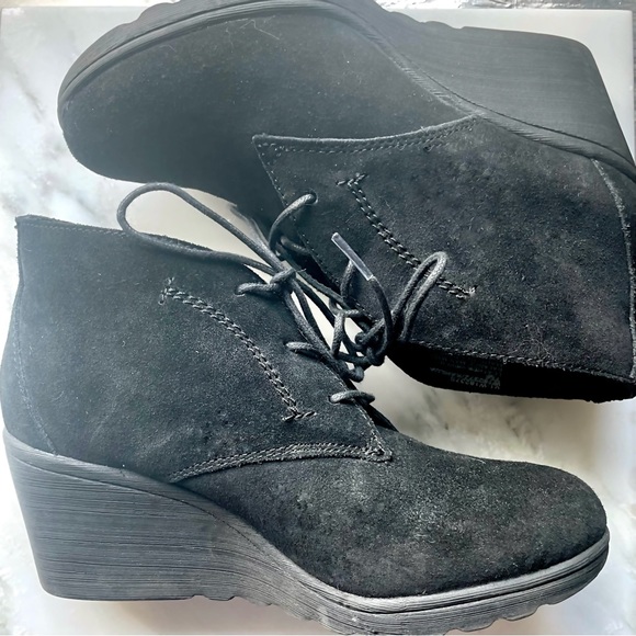 White Mountain “Kahlua” black suede ankle wedge booties - Picture 2 of 4